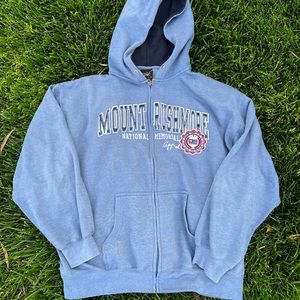 Mt.Rushmore Zip-Up
Blue